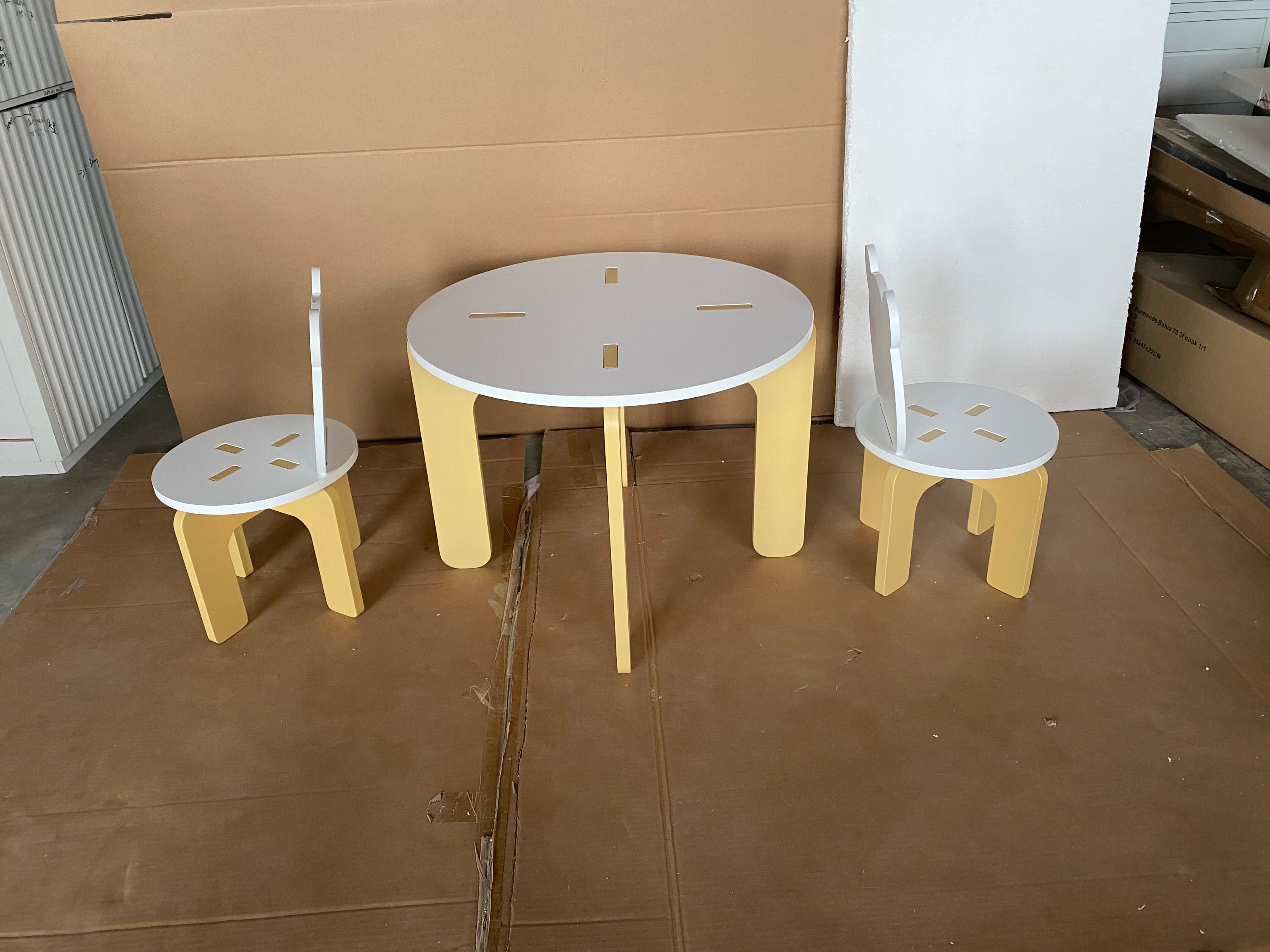 Kids Table and Chair Set, 3-Piece Toddler Table with 2 Chairs, Cute Bear-Back Chairs, Sturdy Wooden Activity Table Set for Ki