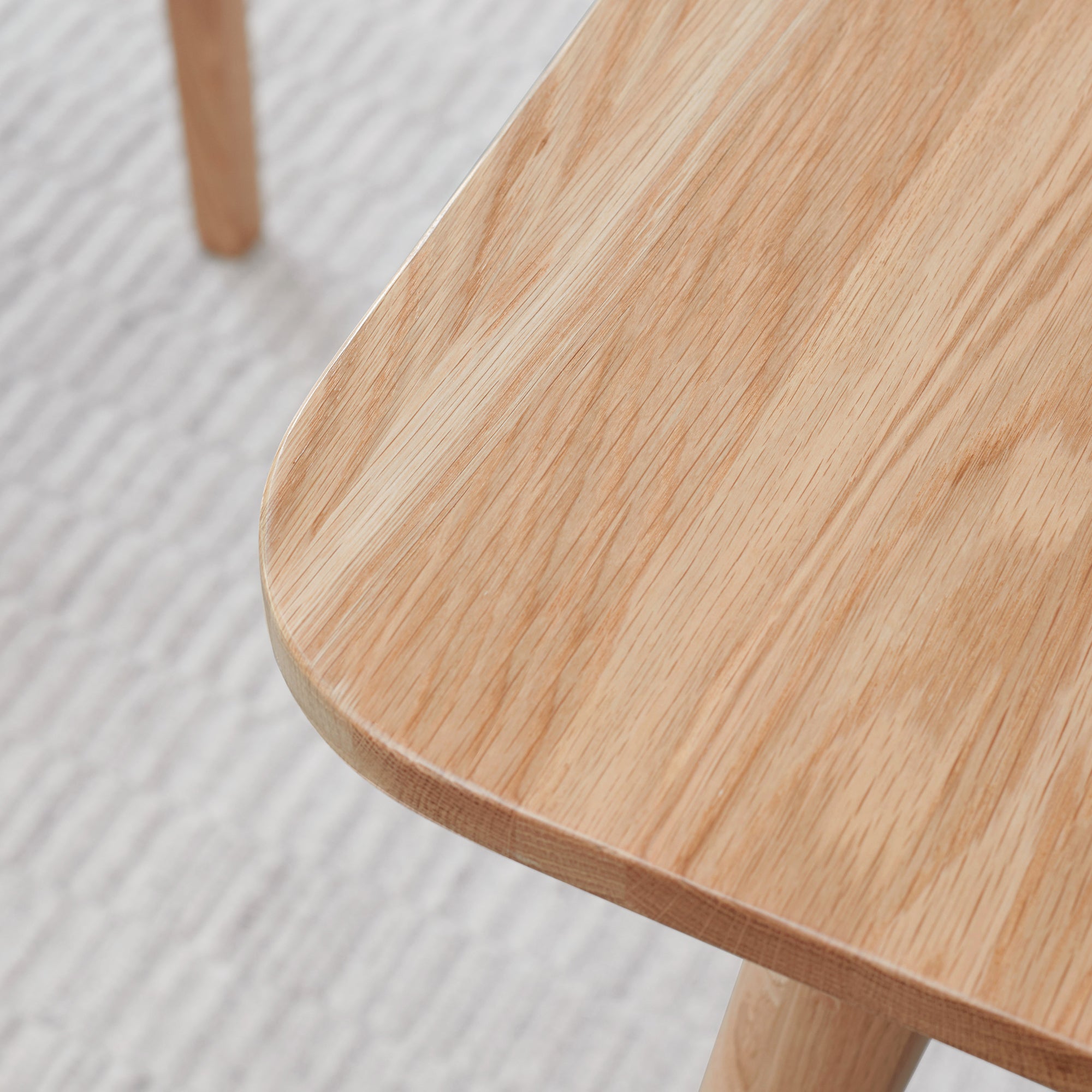 Natural Solid Oak Round Corner Diagonal Leg Telescopic Dining Table for 6-8 People, Light Oak, Solid Wood, 1.2-1.6m - Grand Goldman Shop