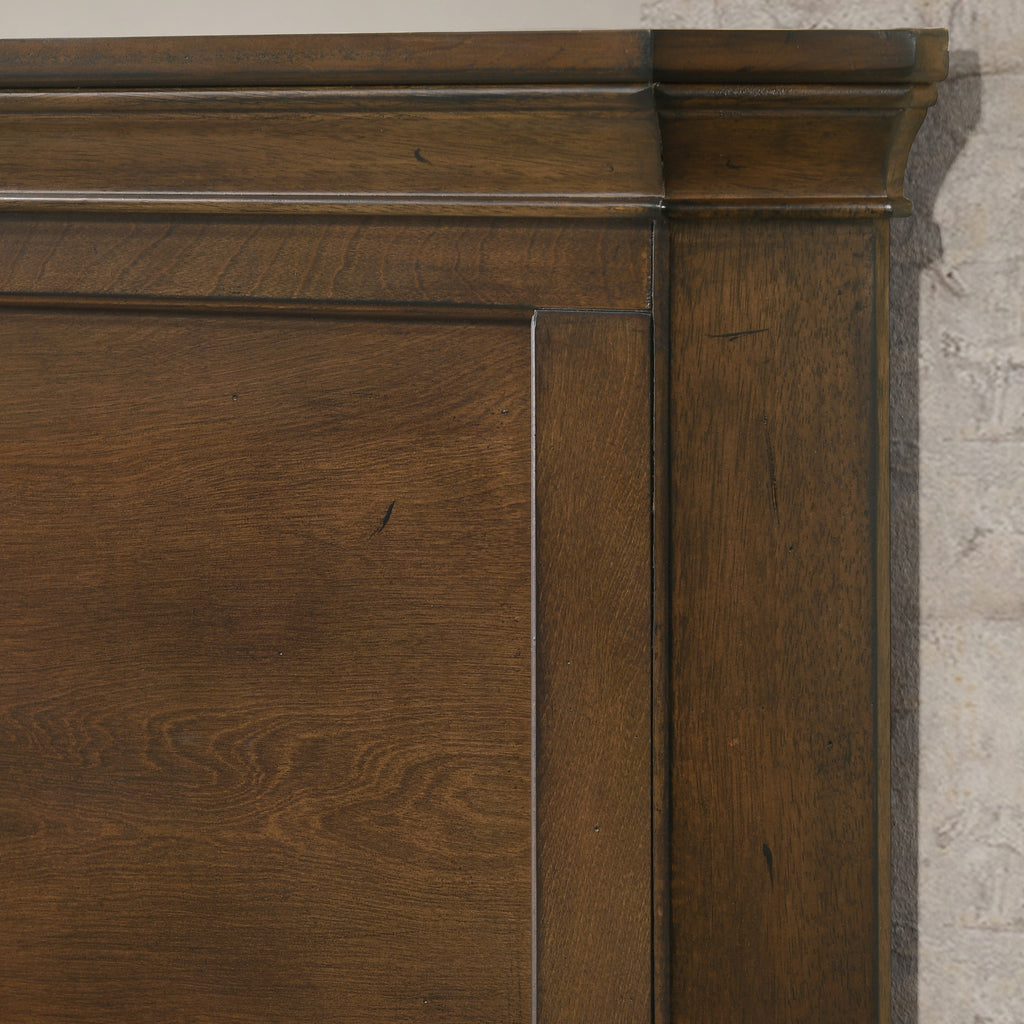 Maderne Traditional Wood Panel Bed with Dresser, Mirror, Two Nightstands, King size - Grand Goldman Shop