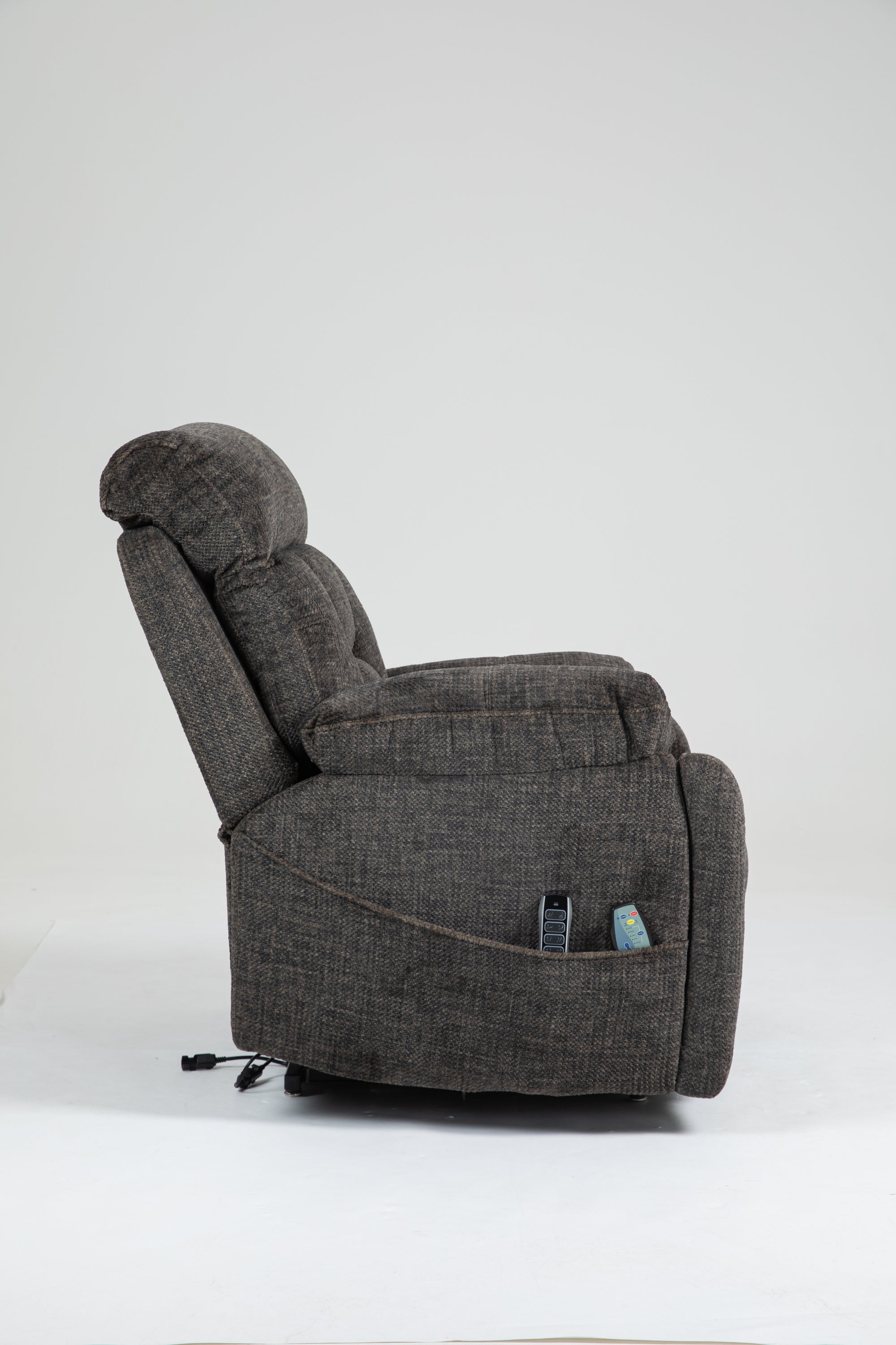 Old age electric lift chair, flat high density foam electric sofa, with heating and massage functions, can tilt to 180 degrees, 2 pocket cup holders, 2 remote controls, 4 OKIN motors - Grand Goldman Shop
