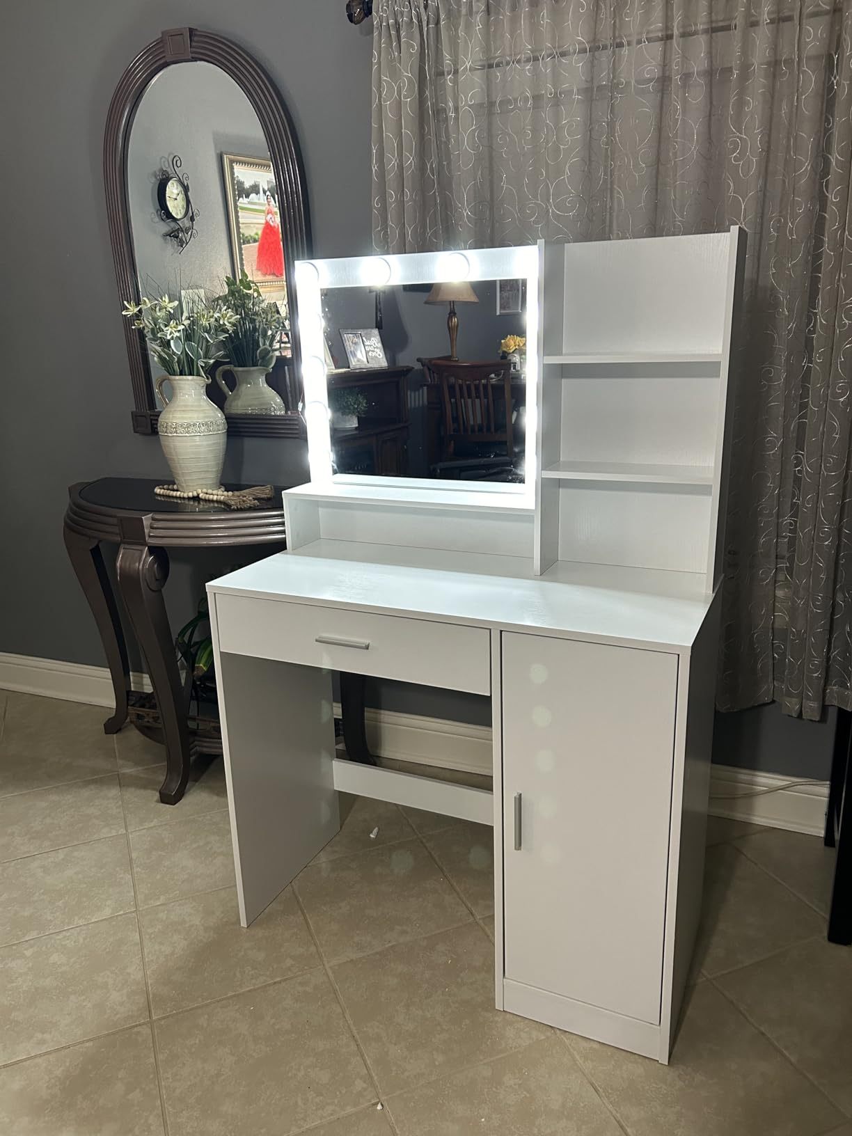 Vanity Desk with Mirror & Light, Large Drawer Three Level Storage Dresser, 3 Lighting Modes Adjustable Brightness, Bedroom Dressing Table(Pink) - Grand Goldman Shop