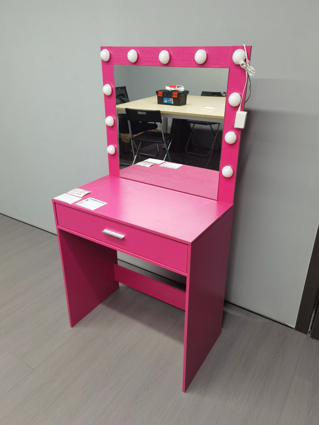 Vanity Desk with Mirror and Lights, Dressing Table with Large Drawer, 1 Level Storage Dresser & 3 Lighting Modes Adjustable Brightness, Suitable for Bedroom(Pink) - Grand Goldman Shop