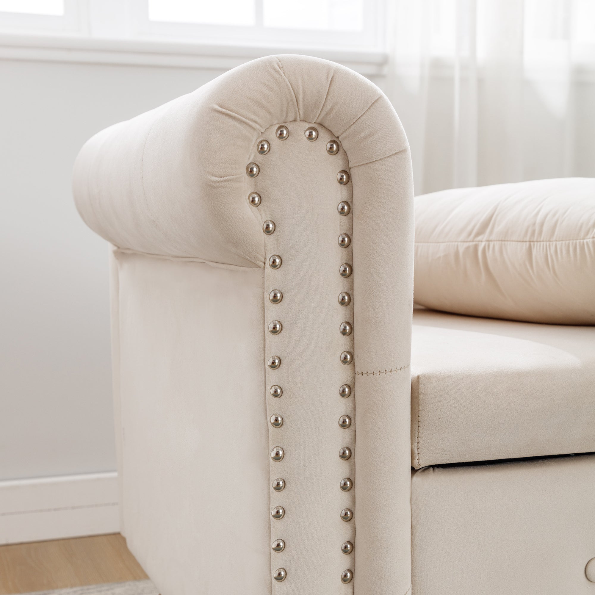 Beige Chaise Lounge Indoor, Velvet Lounge Chair for Bedroom with Storage & Pillow, Modern Upholstered Rolled Arm Chase Lounge for Sleeping with Nailhead Trim for Living Room Bedroom Office - Grand Goldman Shop