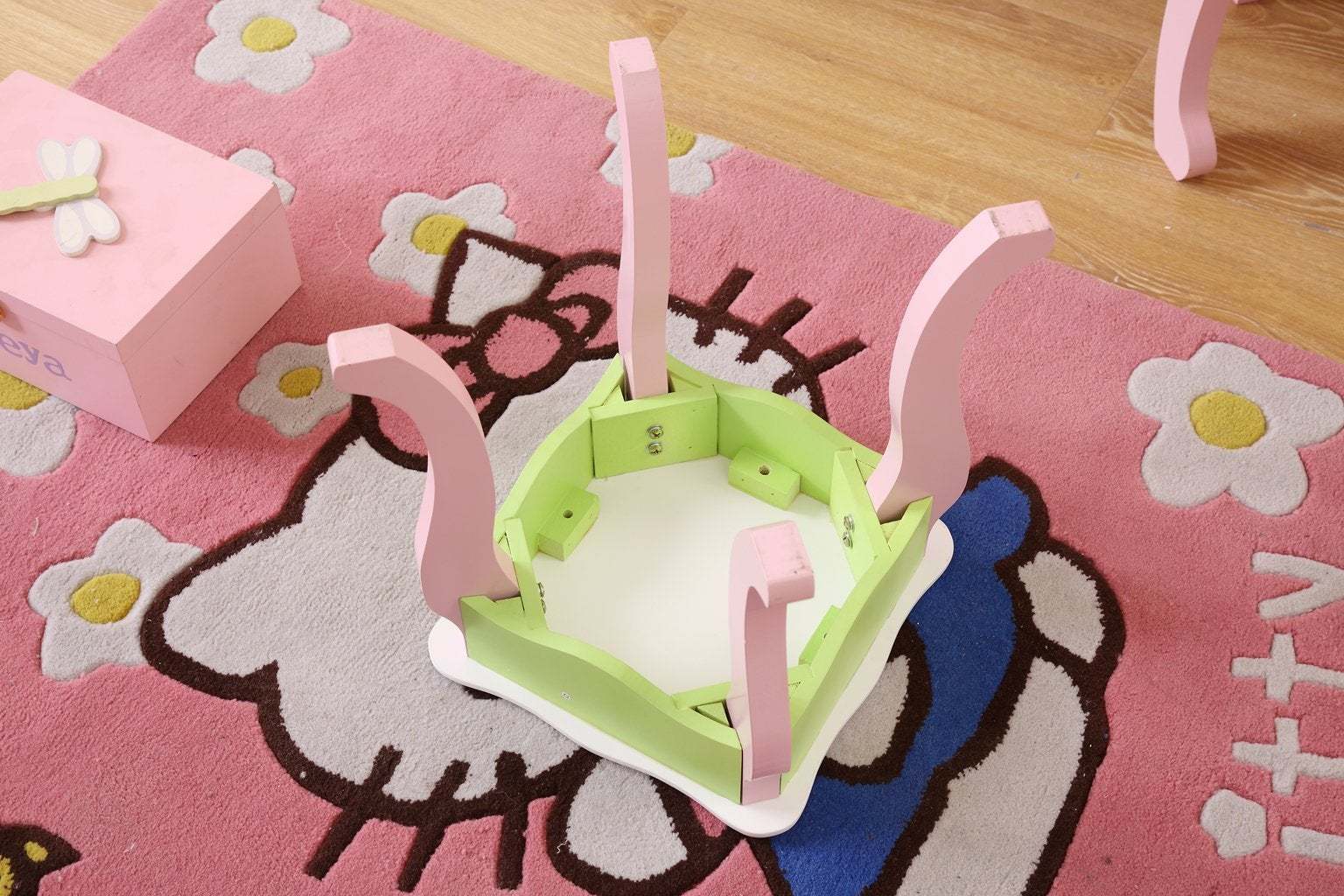 Kids Funnel Layla Girls Flower Vanity Set with Stool - Grand Goldman