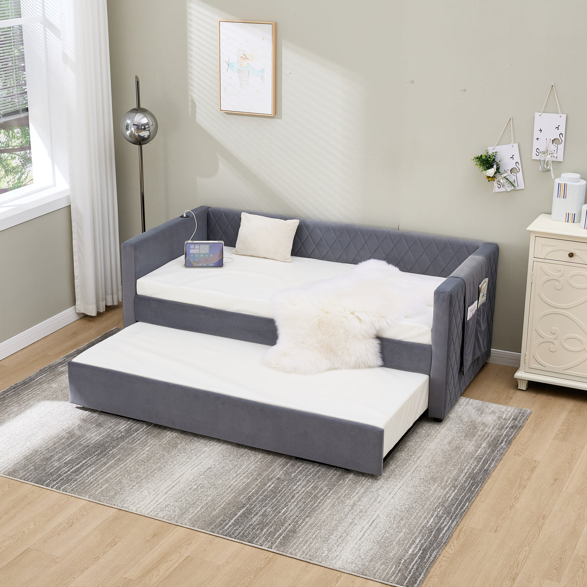 Grey velvet daybed, sturdy wooden bed frame, modern diamond grid pull-out design, perfect for bedroom, living room furniture - Grand Goldman Shop