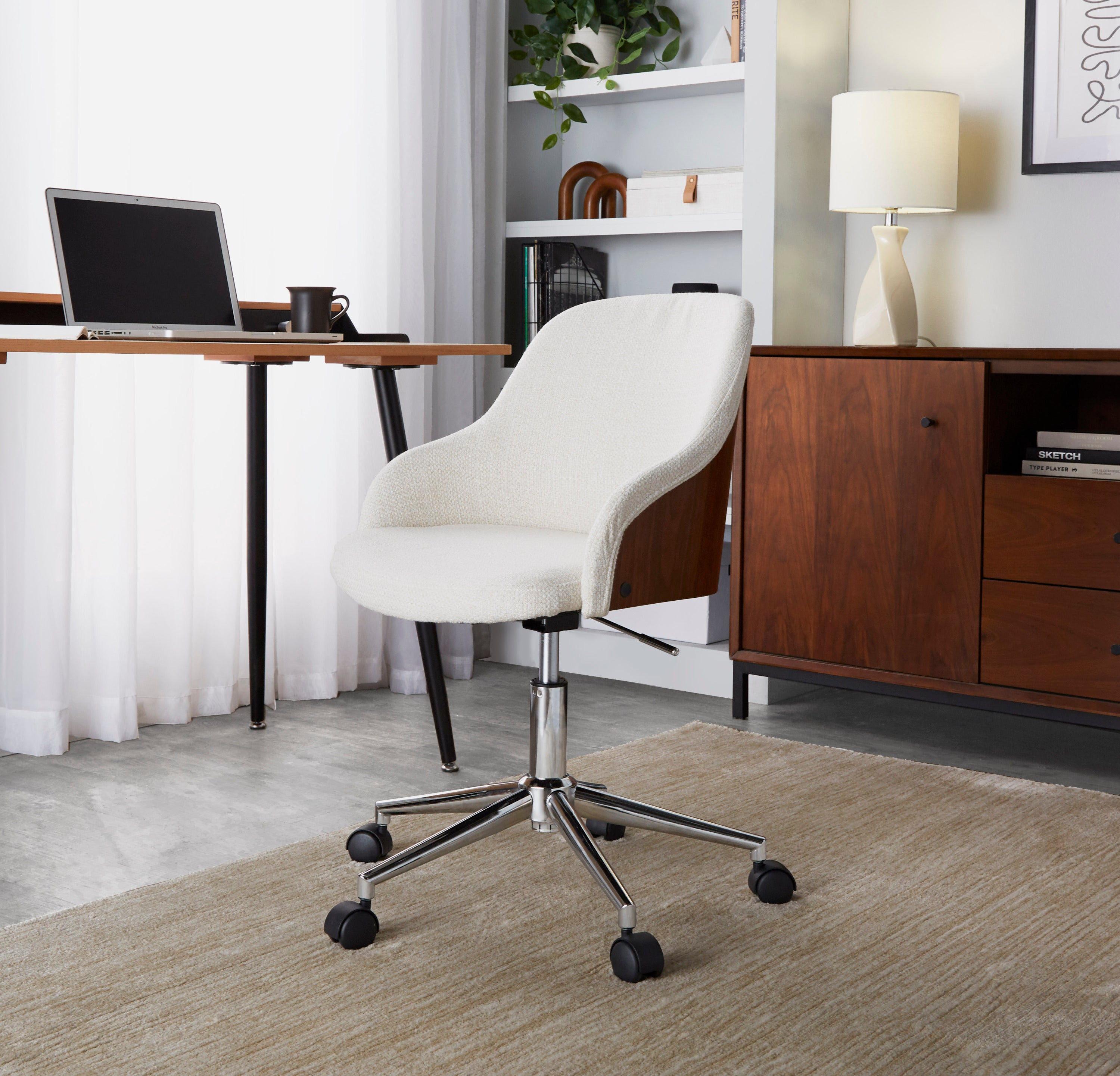 Contemporary Office Chair in Chrome Metal, Walnut Wood, and Cream Fabric - Grand Goldman