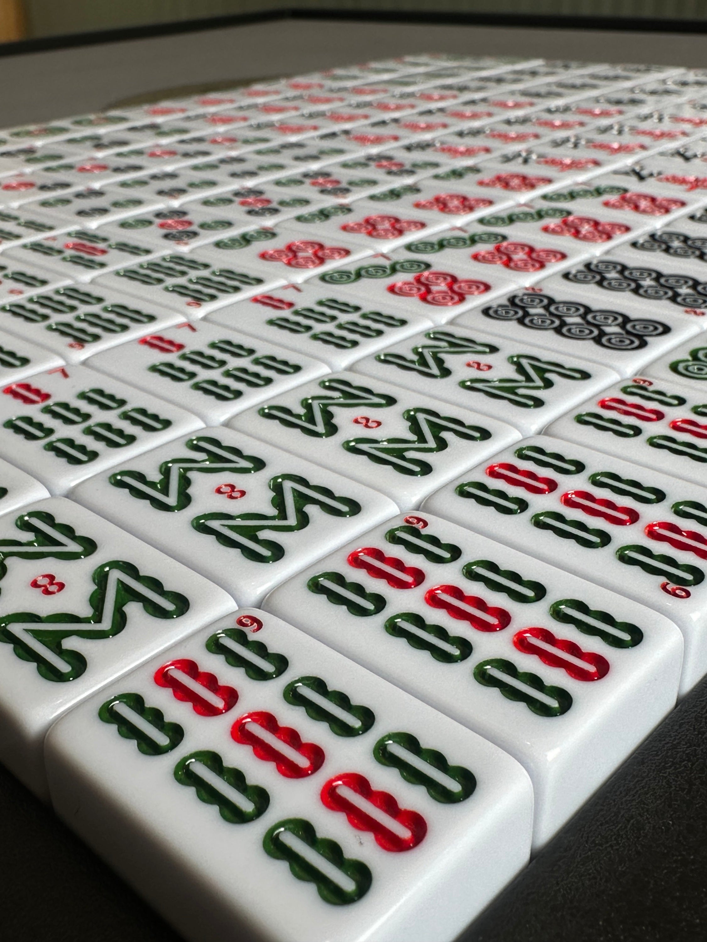 Foldable Ultra-Thin Automatic Mahjong Table with Wheels, 42mm Numbered Tiles (Chinese & American Style), 2 Magnetic Tile Sets
