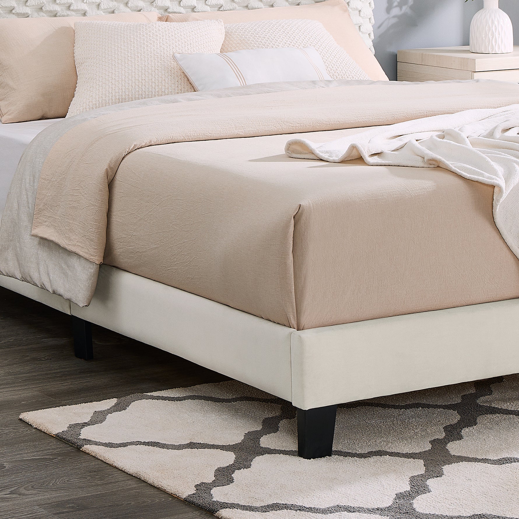 Findlay 3-Piece Bedroom Set, Plush 3D Upholstered Bed with Two Nightstands, Full - Grand Goldman Shop