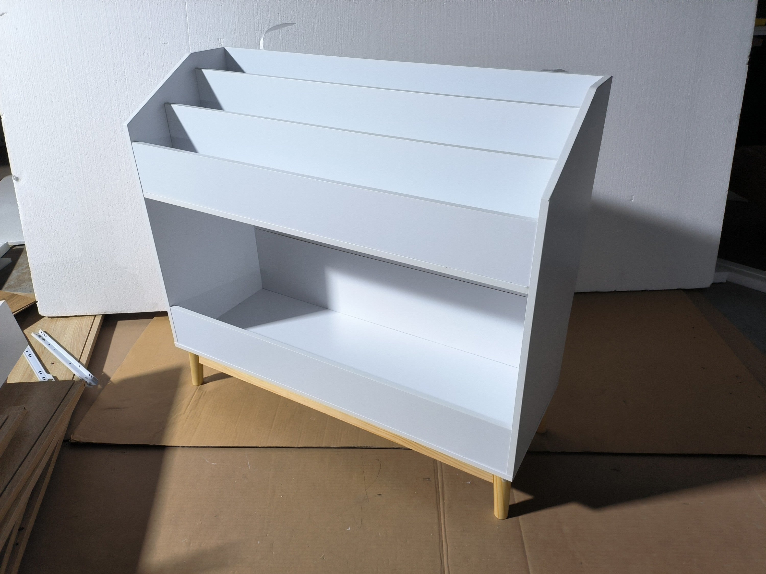 White Wooden Kids Bookcase Organizer with Storage, 3-Tier Toddler Book Display Shelf for Bedroom or Playroom - Grand Goldman
