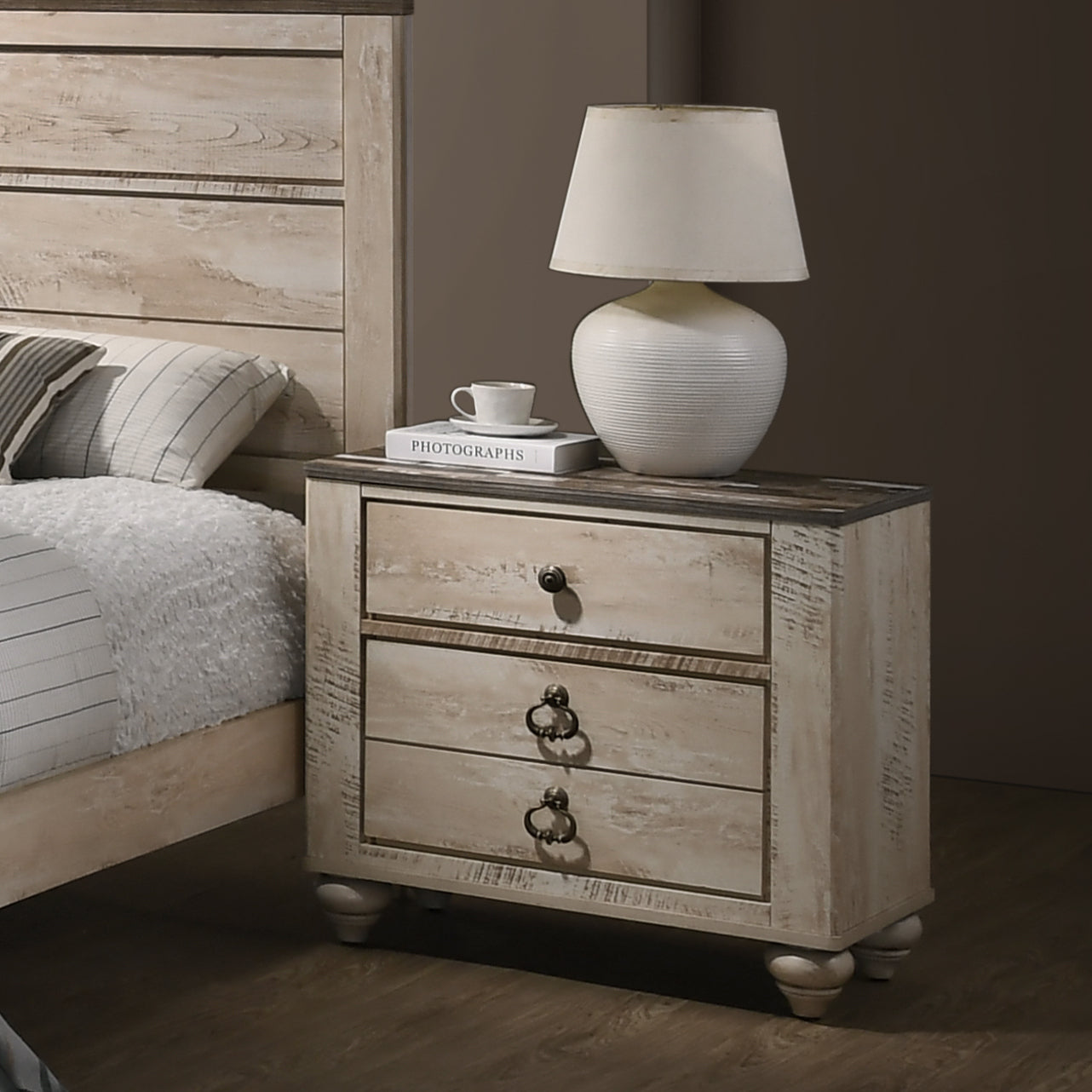 Imerland Contemporary White Wash Finish Bedroom 6-piece Set, Queen Bed, Dresser, Mirror, 2 Nightstands, Chest - Grand Goldman Shop