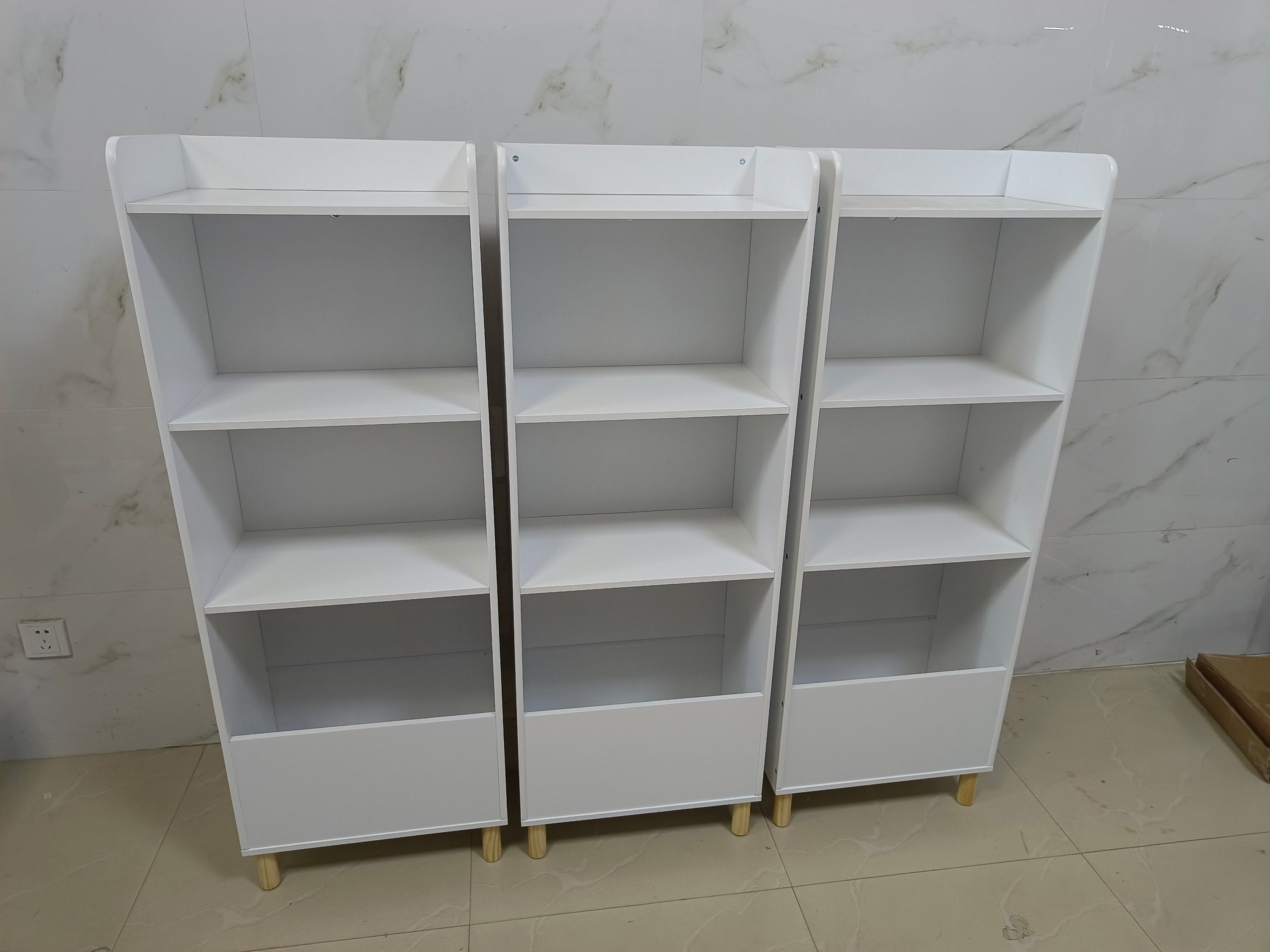 Kids 4-Tier Bookcase, Children's Book Display with Safety Restraint, White MDF & Pine Wood Storage Cabinet for Nursery, Playr