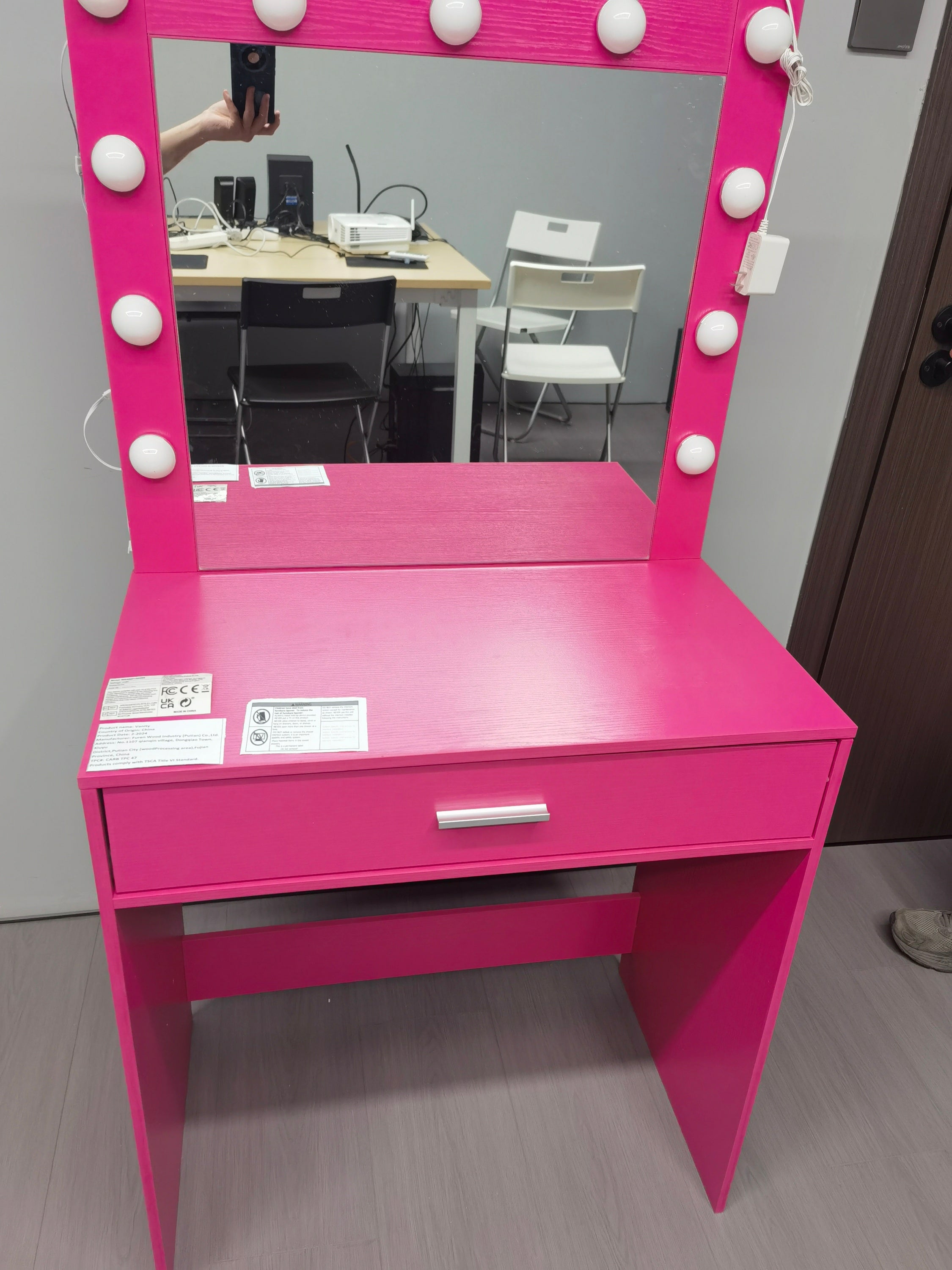 Vanity Desk with Mirror and Lights, Dressing Table with Large Drawer, 1 Level Storage Dresser & 3 Lighting Modes Adjustable Brightness, Suitable for Bedroom(Pink) - Grand Goldman Shop