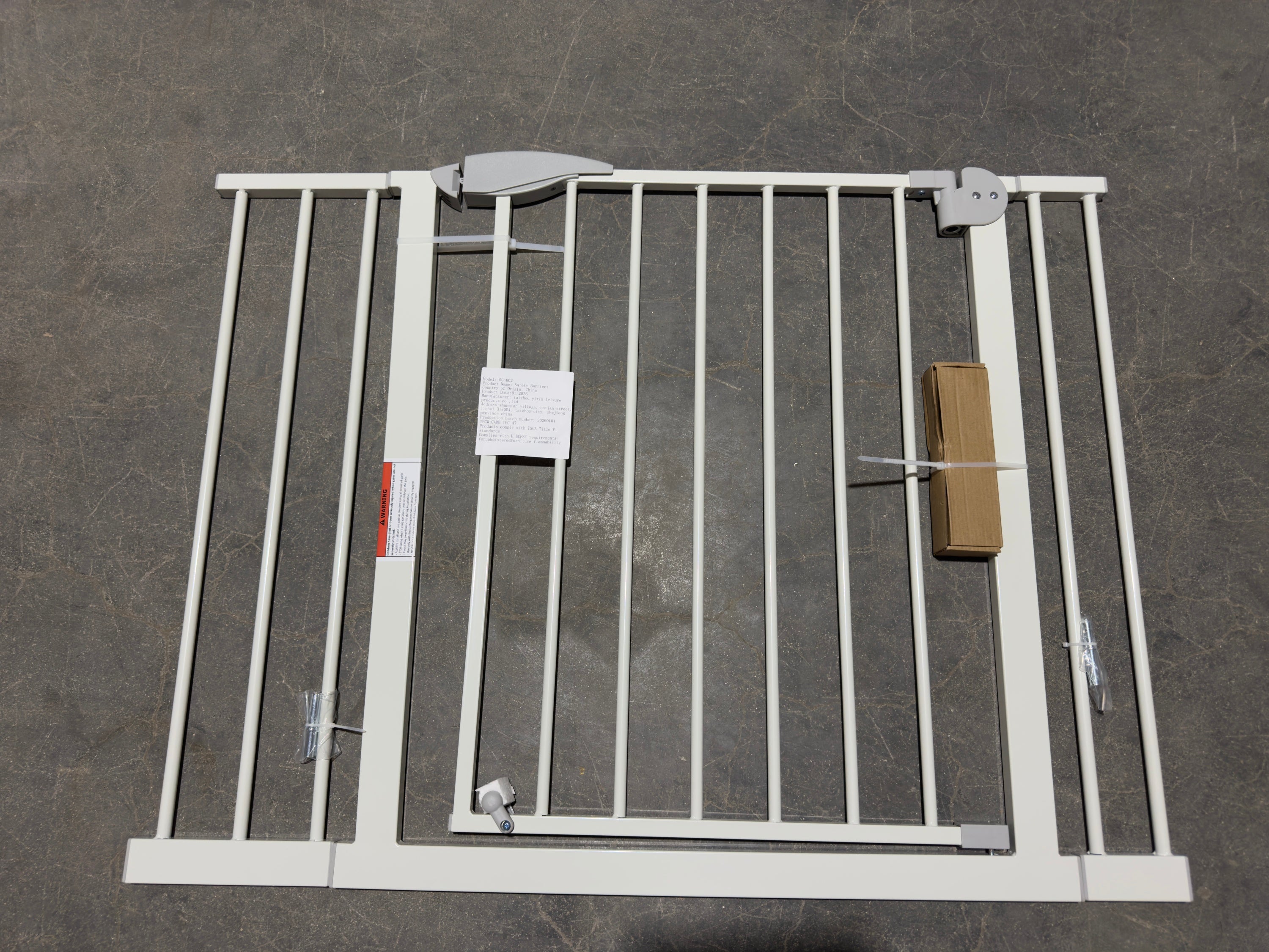 White Pressure-Mounted Baby Gate for Stairs, 29.5-44.1' Wide, Steel and ABS Construction, Easy Walk-Through Design for Kids a